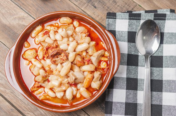 Comment organiser un coin potager pour des récoltes échelonnées sur un petit balcon ?